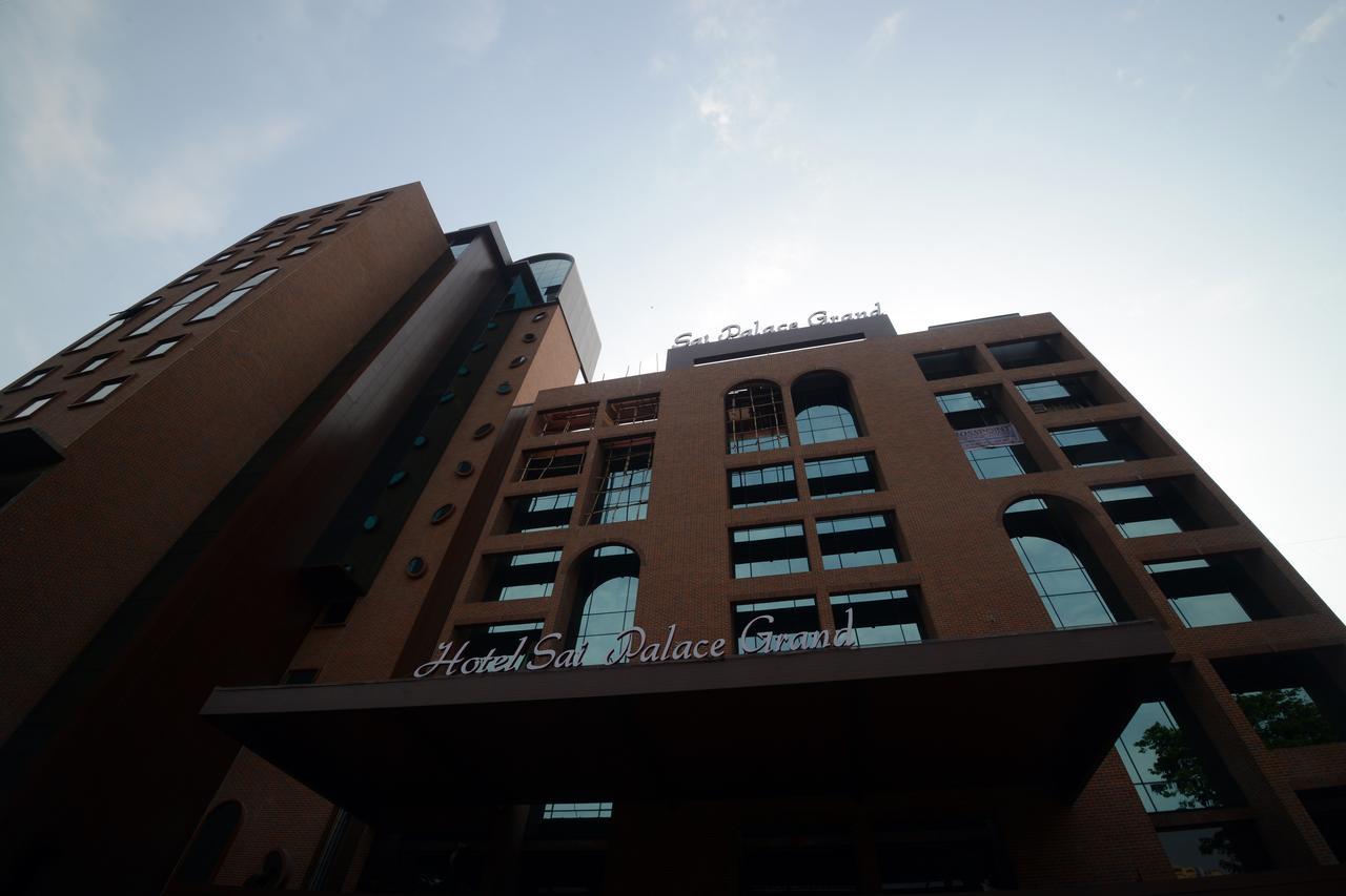 Sai Palace Grand, Malad Mumbai Exterior photo
