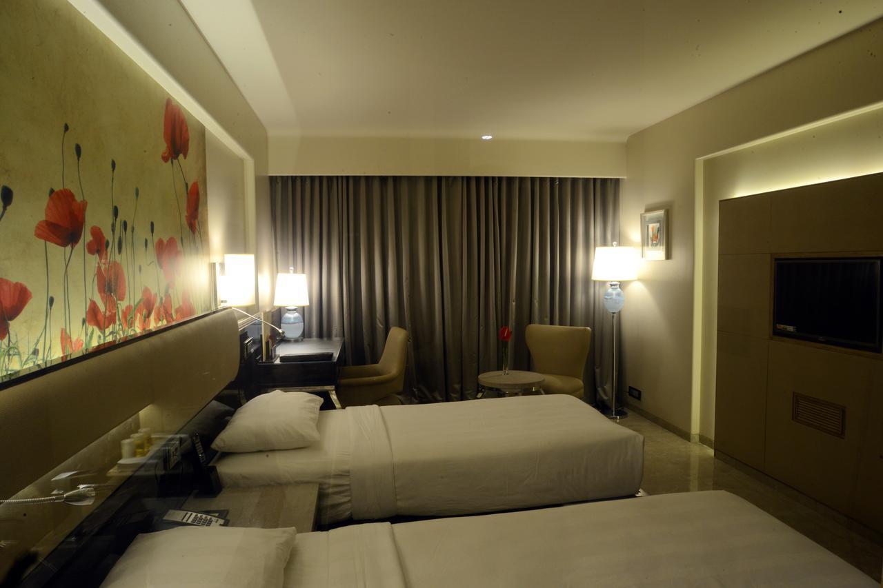 Sai Palace Grand, Malad Mumbai Exterior photo