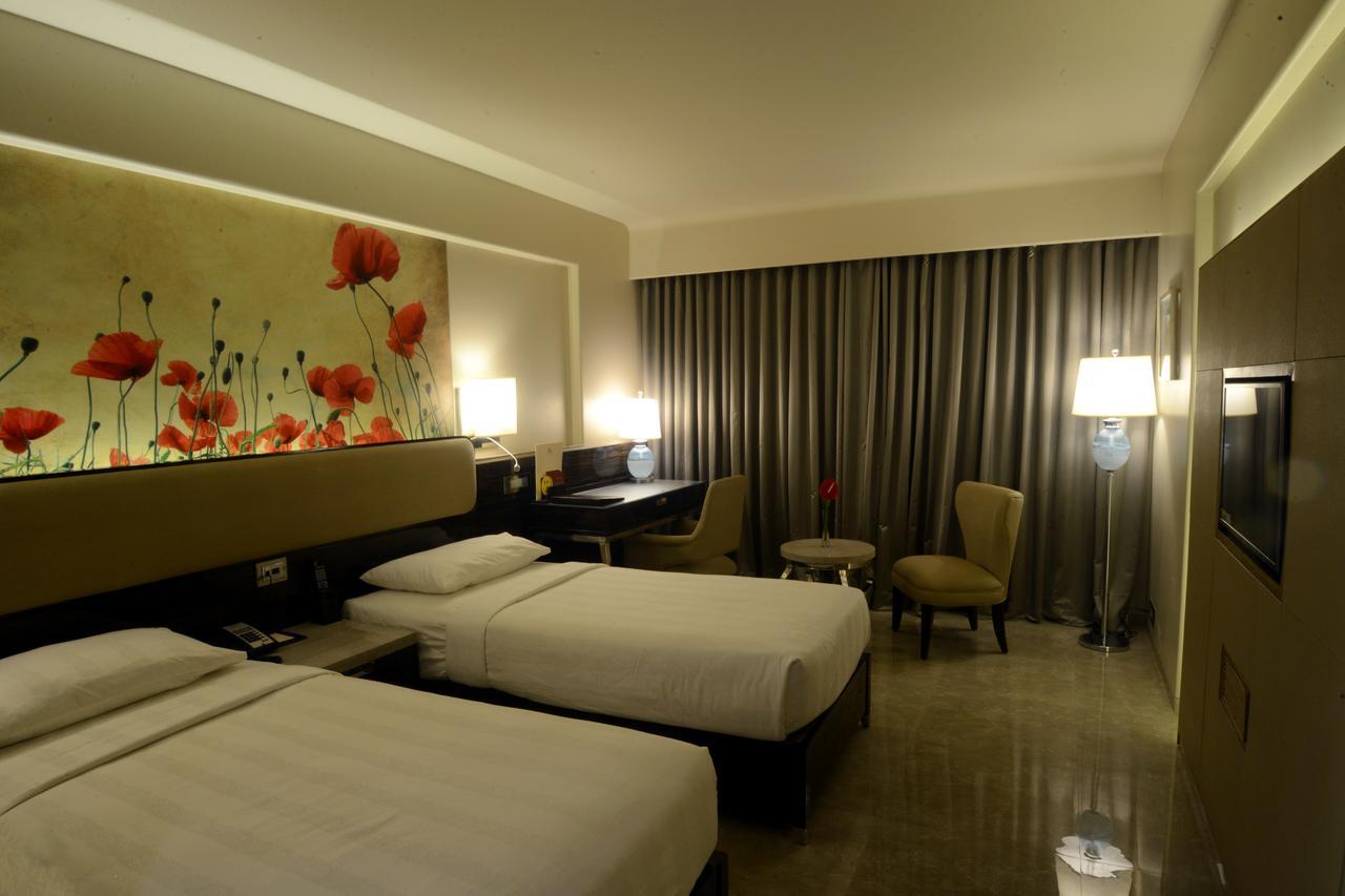 Sai Palace Grand, Malad Mumbai Exterior photo