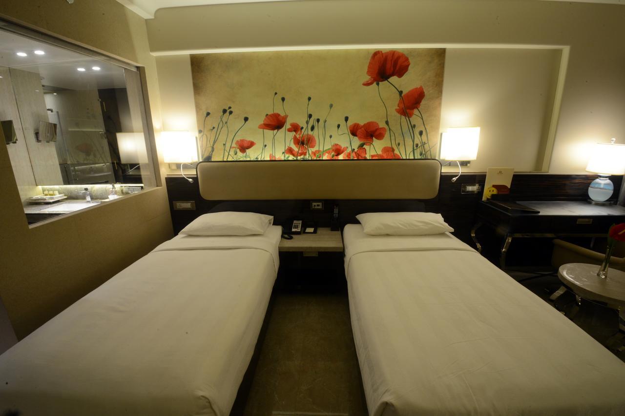 Sai Palace Grand, Malad Mumbai Exterior photo