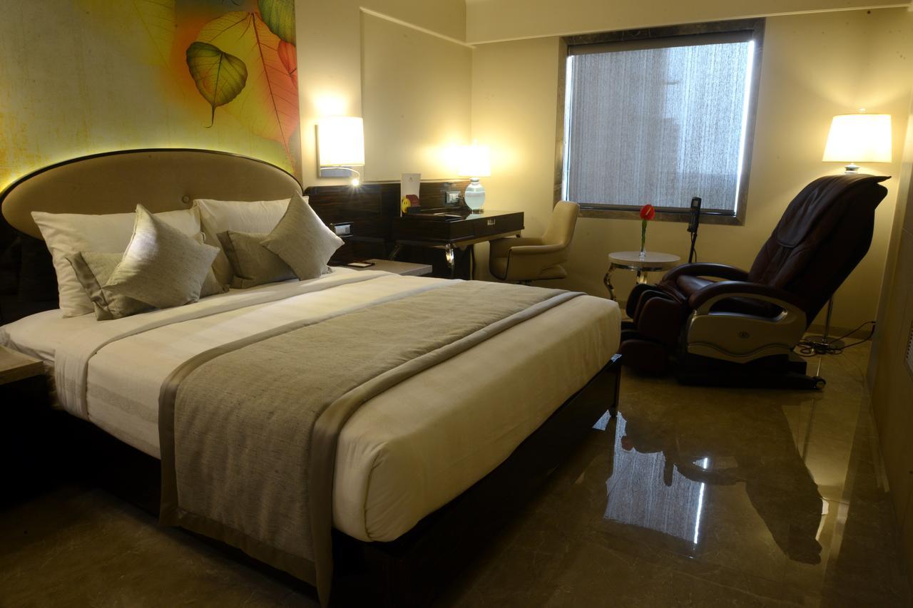 Sai Palace Grand, Malad Mumbai Exterior photo