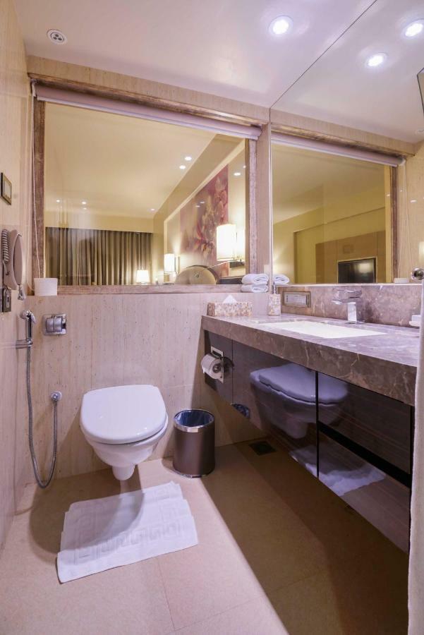 Sai Palace Grand, Malad Mumbai Exterior photo