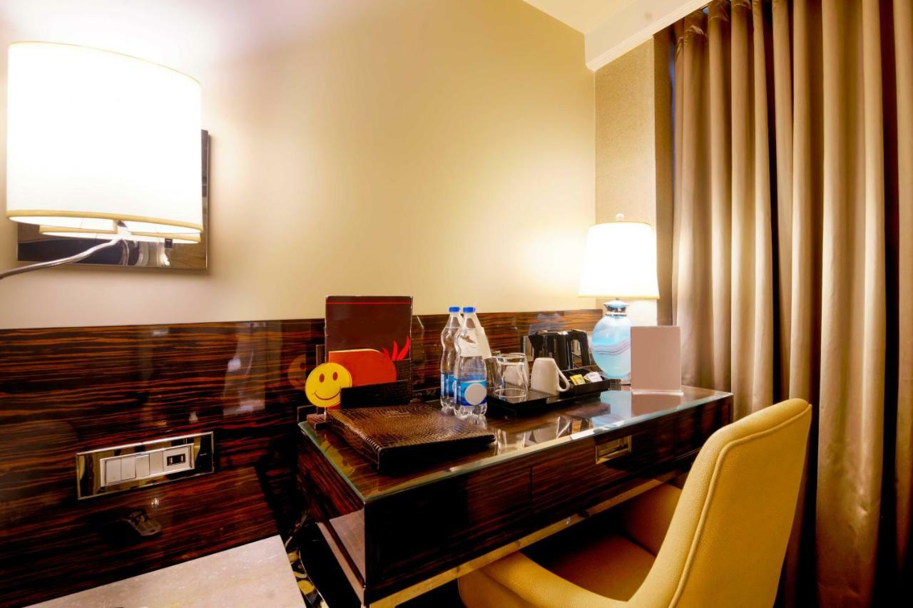Sai Palace Grand, Malad Mumbai Exterior photo