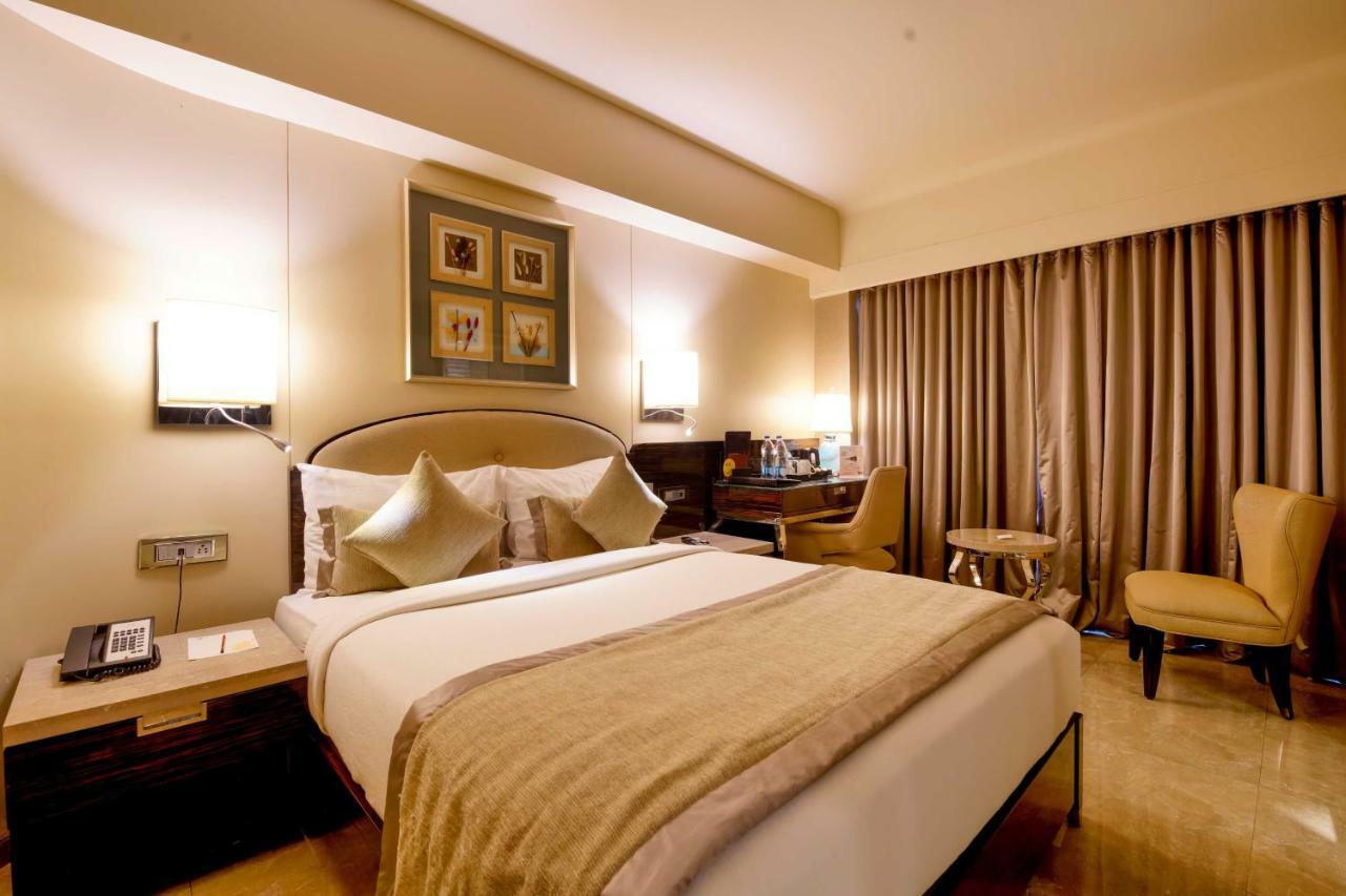 Sai Palace Grand, Malad Mumbai Exterior photo